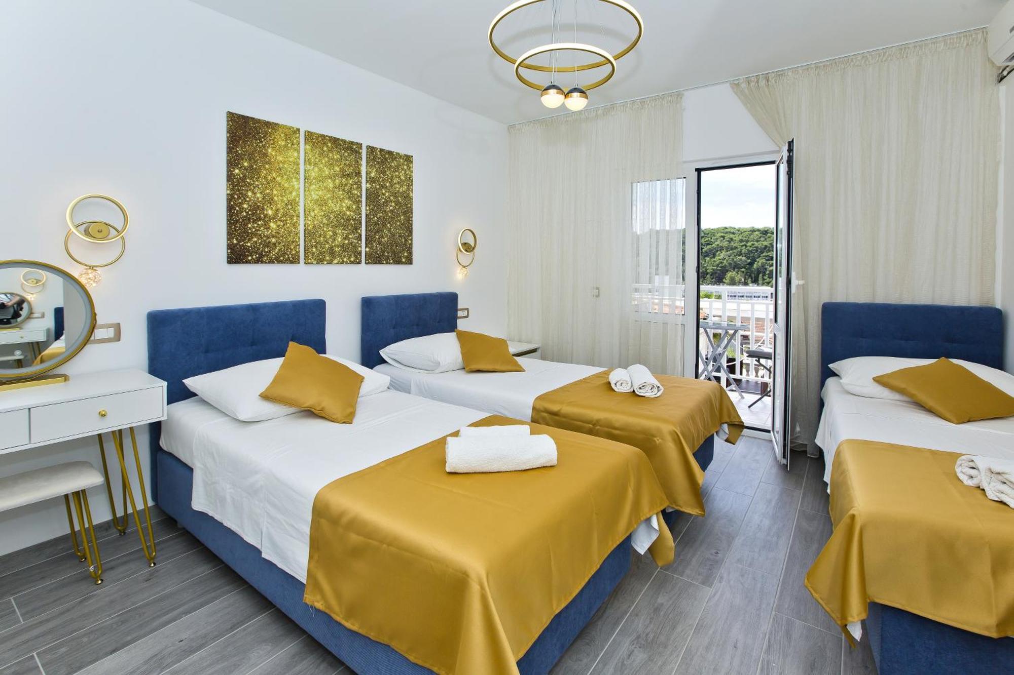 Zorana Hostel Hvar Town