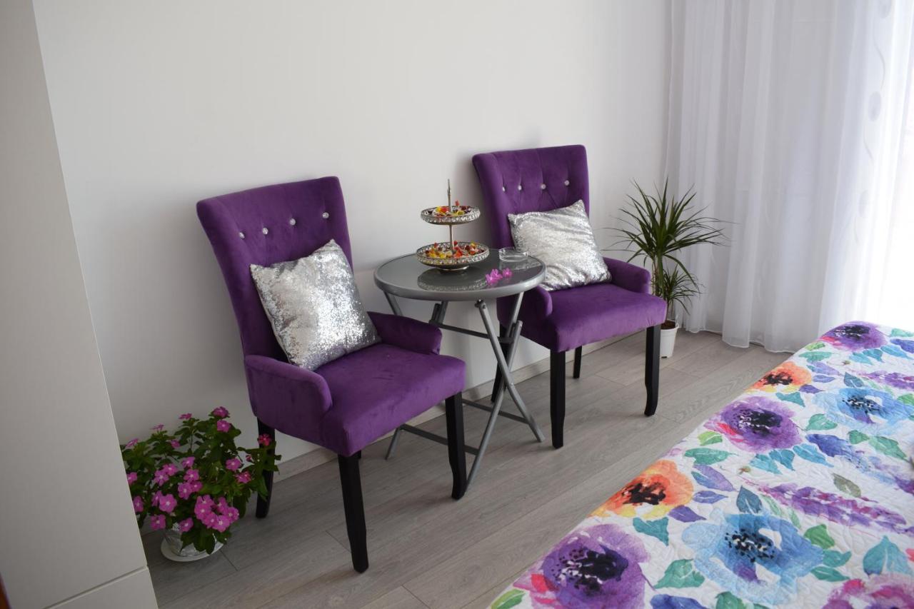 Zorana Hostel *